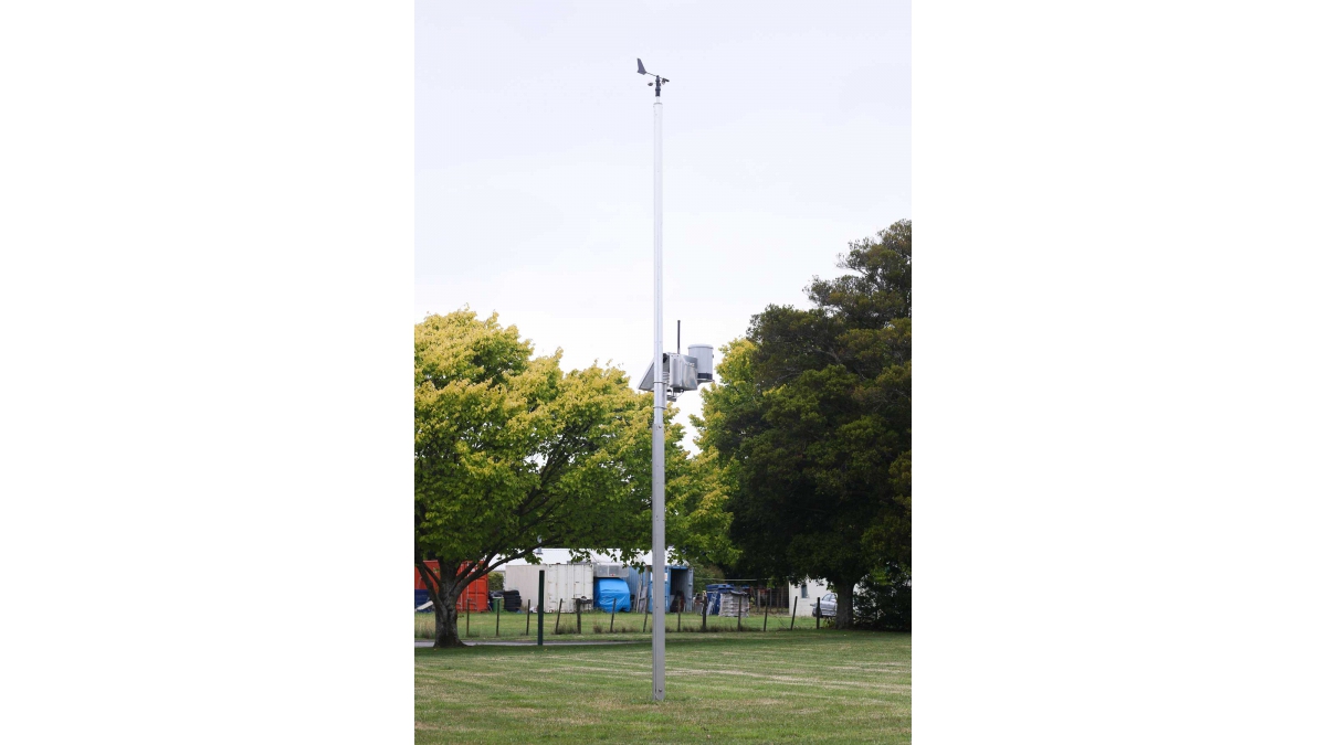Freestanding Tiltover Mast