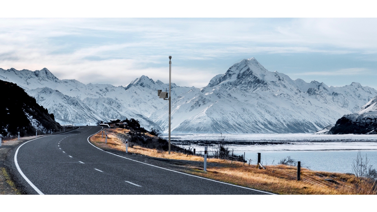 Roadside weather station on 5m tilt mast