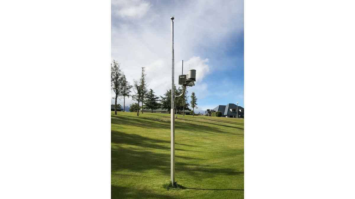 Freestanding Tilt Over Mast